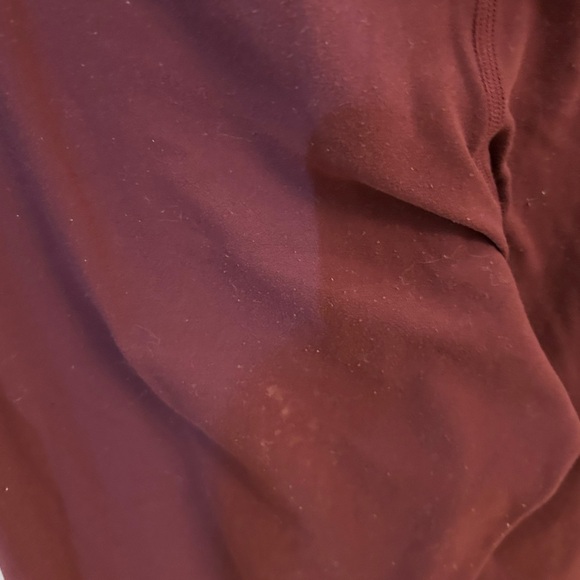 Lululemon Back In Action
Jogger Women's Burgundy - Picture 7 of 8